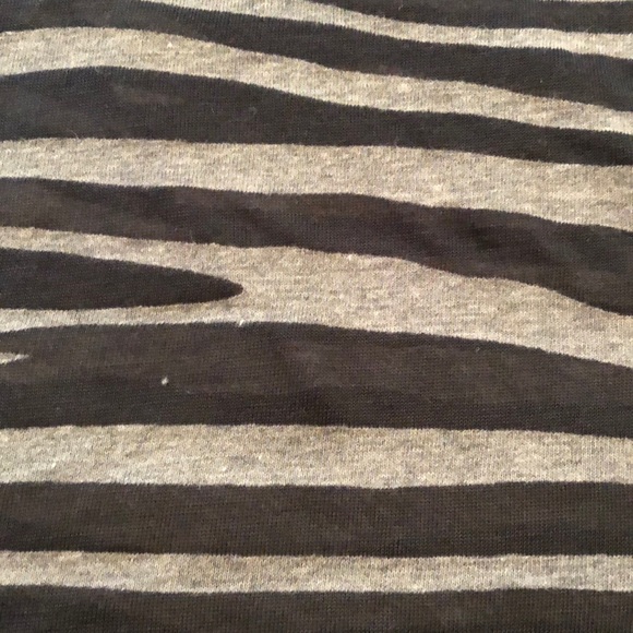 Express Zebra Black Gray V-neck Semi Sheer Size Small - Picture 10 of 13